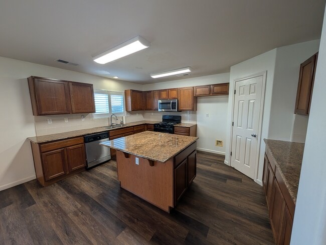 Building Photo - 3200 S Jensen Ct