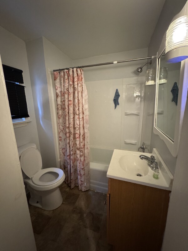 Building Photo - 71 S 6th Ave