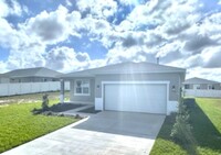 Building Photo - 5748 SW 77th Ave