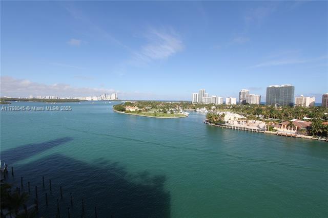 Building Photo - 10201 E Bay Harbor Dr