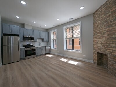Building Photo - 421 W Belden