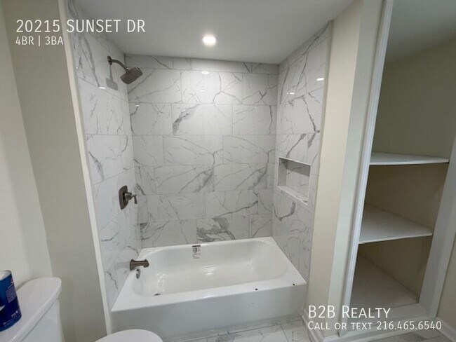 Building Photo - 20215 Sunset Dr