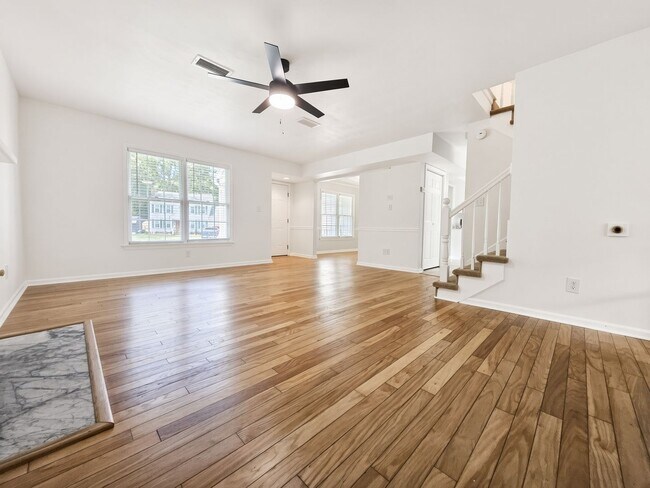 Building Photo - 413 Saddle Ct