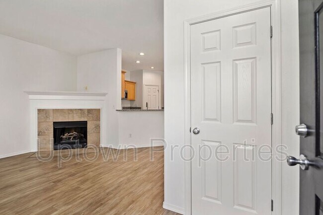 Building Photo - 1611 SW San Mateo Terrace
