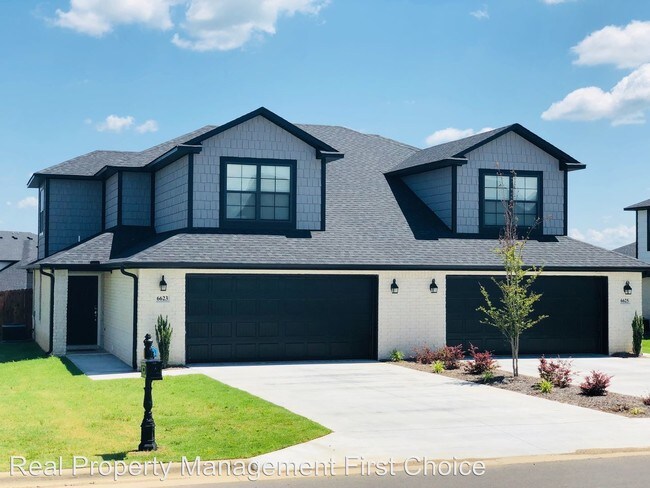Building Photo - 9800 Mylea Cir