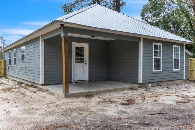 Building Photo - 1716 N Troup St