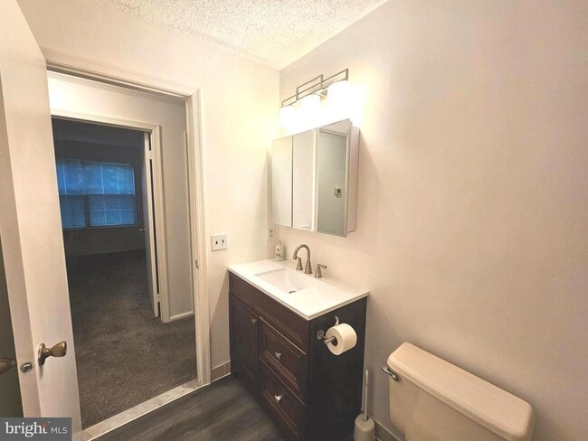 Building Photo - 48 Juniper Way