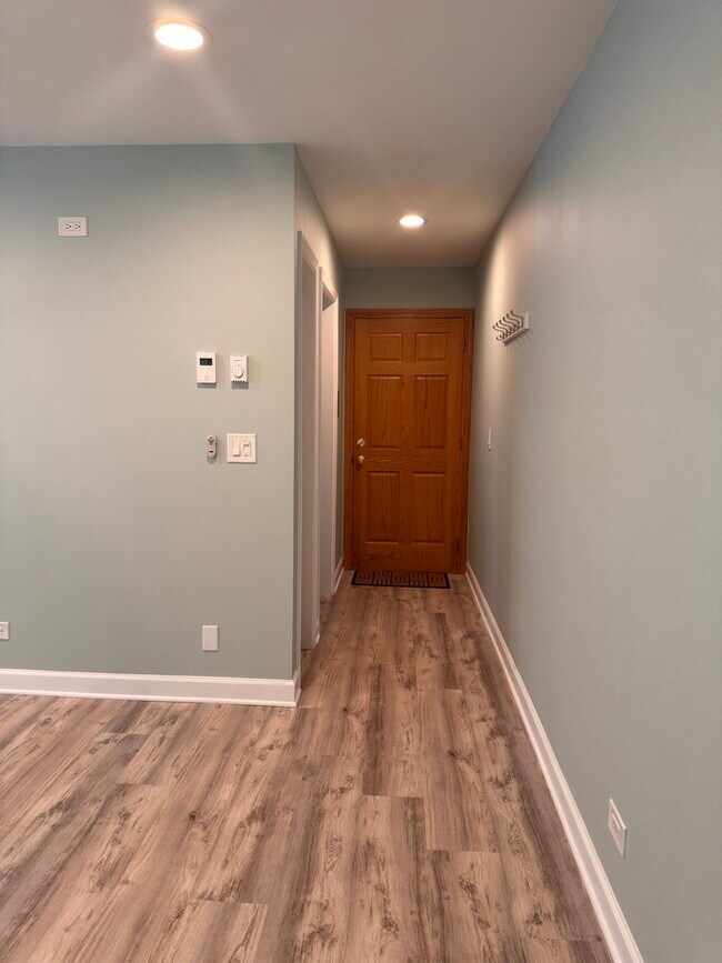 Building Photo - 705 Strom Dr