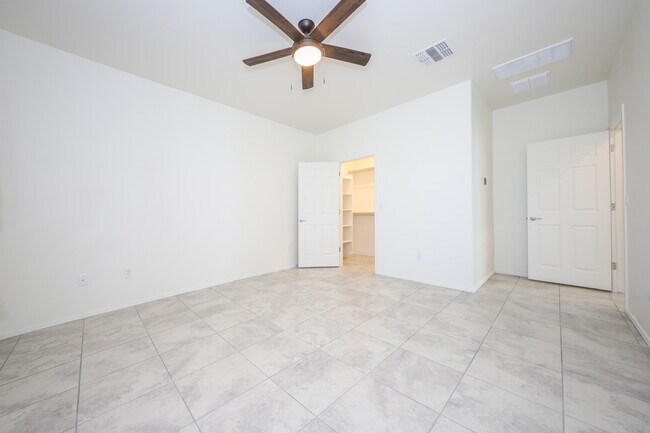 Building Photo - 4466 S Sunrise Bluff Way