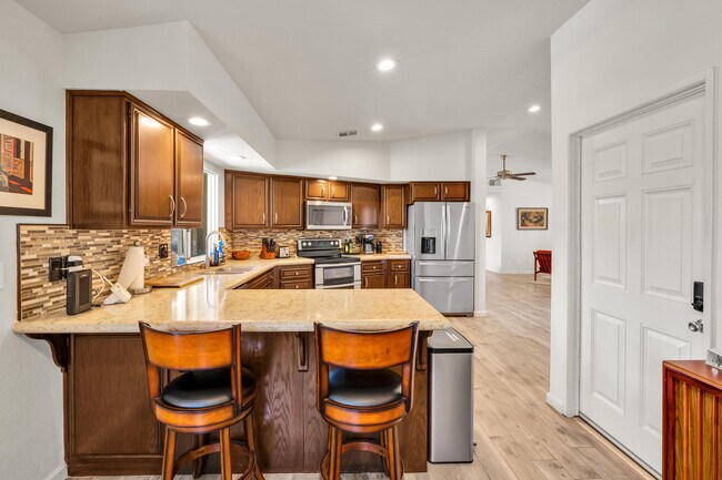 Building Photo - 54965 Avenida Vallejo
