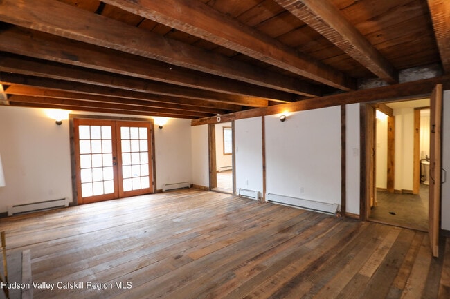 Building Photo - 683 Woodland Valley Rd