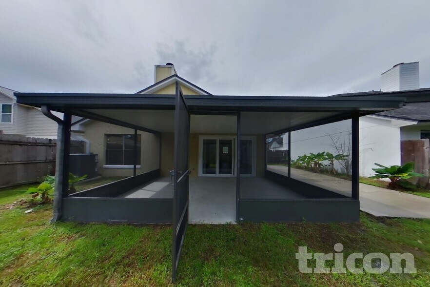 Building Photo - 419 E Springtree Way