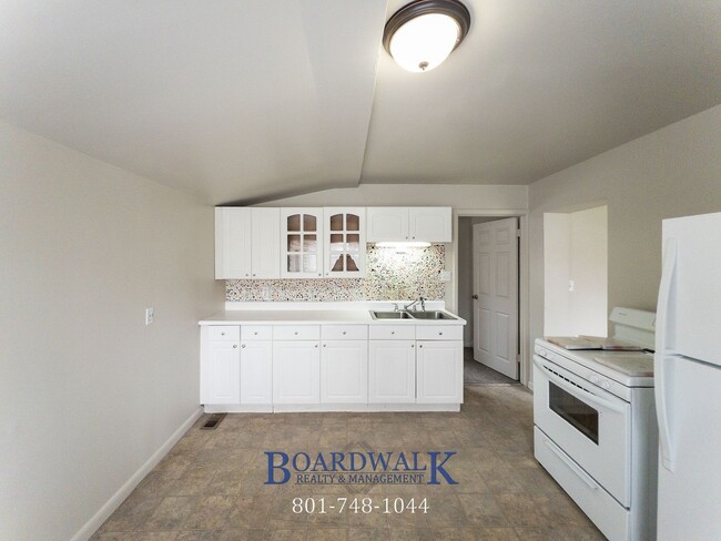 Building Photo - 1768 S 400 E