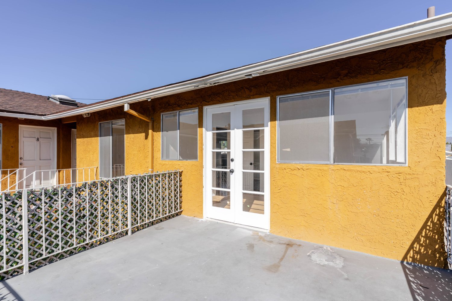 Building Photo - 13015 Vanowen St