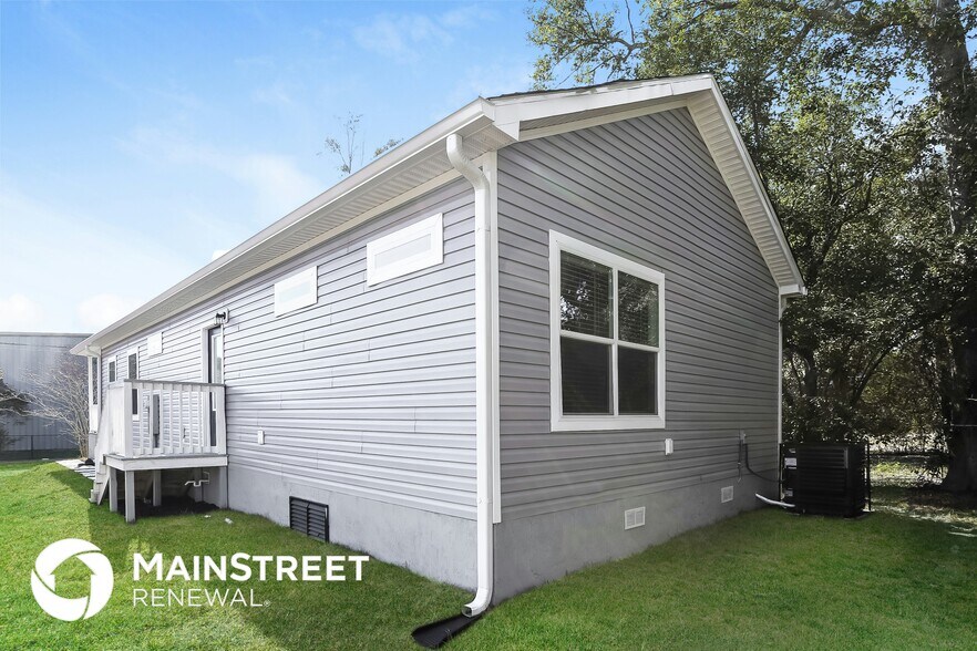 Building Photo - 2119 Lewis St