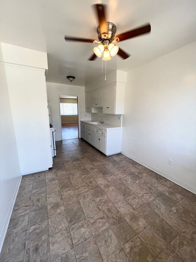 Interior Photo - Spacious 2BD/1BA, 1BD/1BA, Studio/1BA(All Utilities Pay)-Cute Efficiency-Great Location