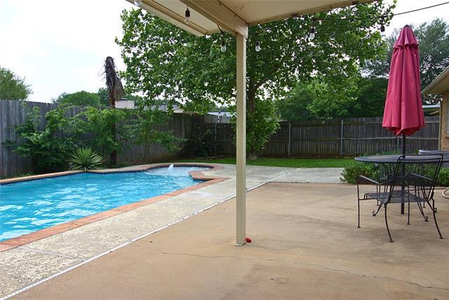 Building Photo - 3816 Hackberry Ln