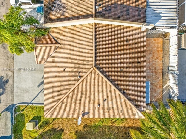 Building Photo - 7665 NW 183rd Ter