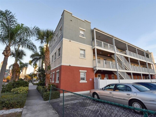 Building Photo - 201 6th St S