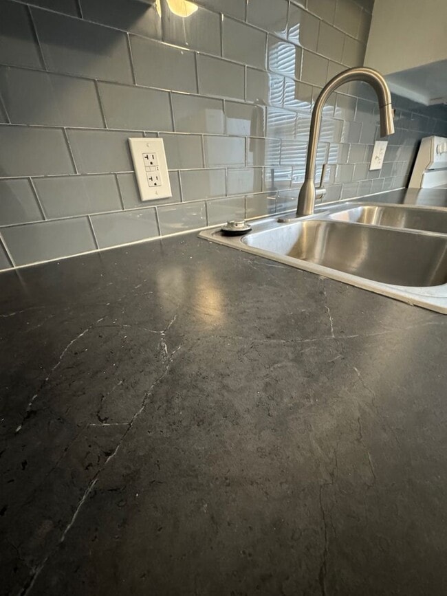 Building Photo - Charming 2-Bedroom Property (Water, Trash and Recycling and Sewer taken care by HOA)