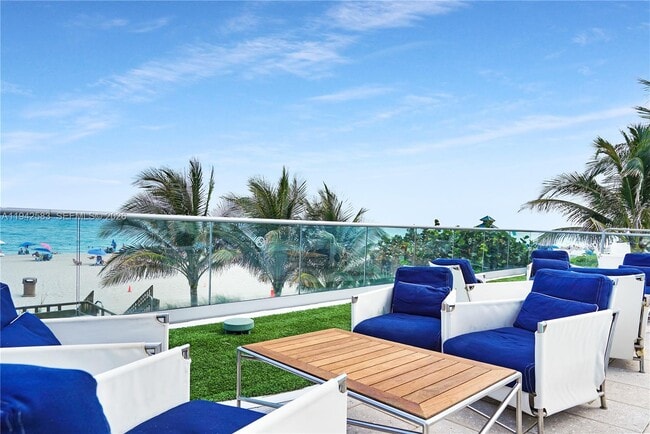Building Photo - 17475 Collins Ave