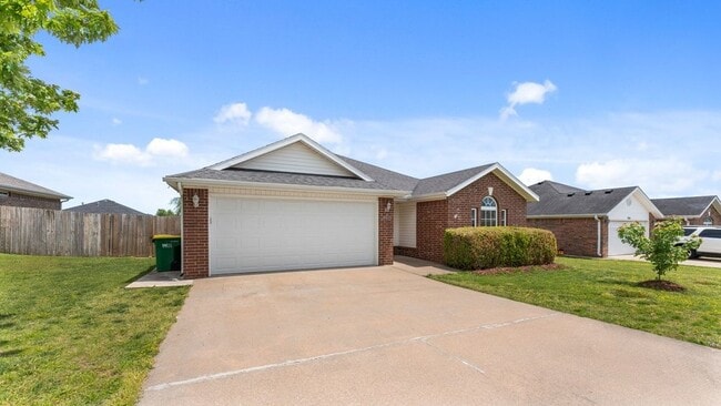 Building Photo - 440 Brookfield Dr