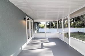 Building Photo - Recently updated, custom 3/2/2 on fenced c...