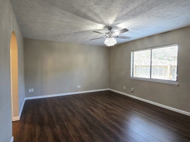 Building Photo - 4055 Cypressdale Dr