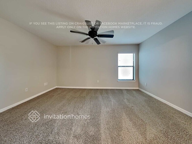 Building Photo - 11833 Thicket Wood Dr