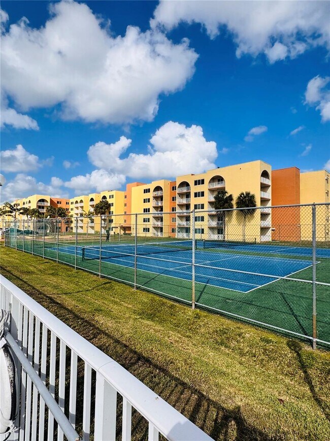Primary Photo - 6980 NW 186th St