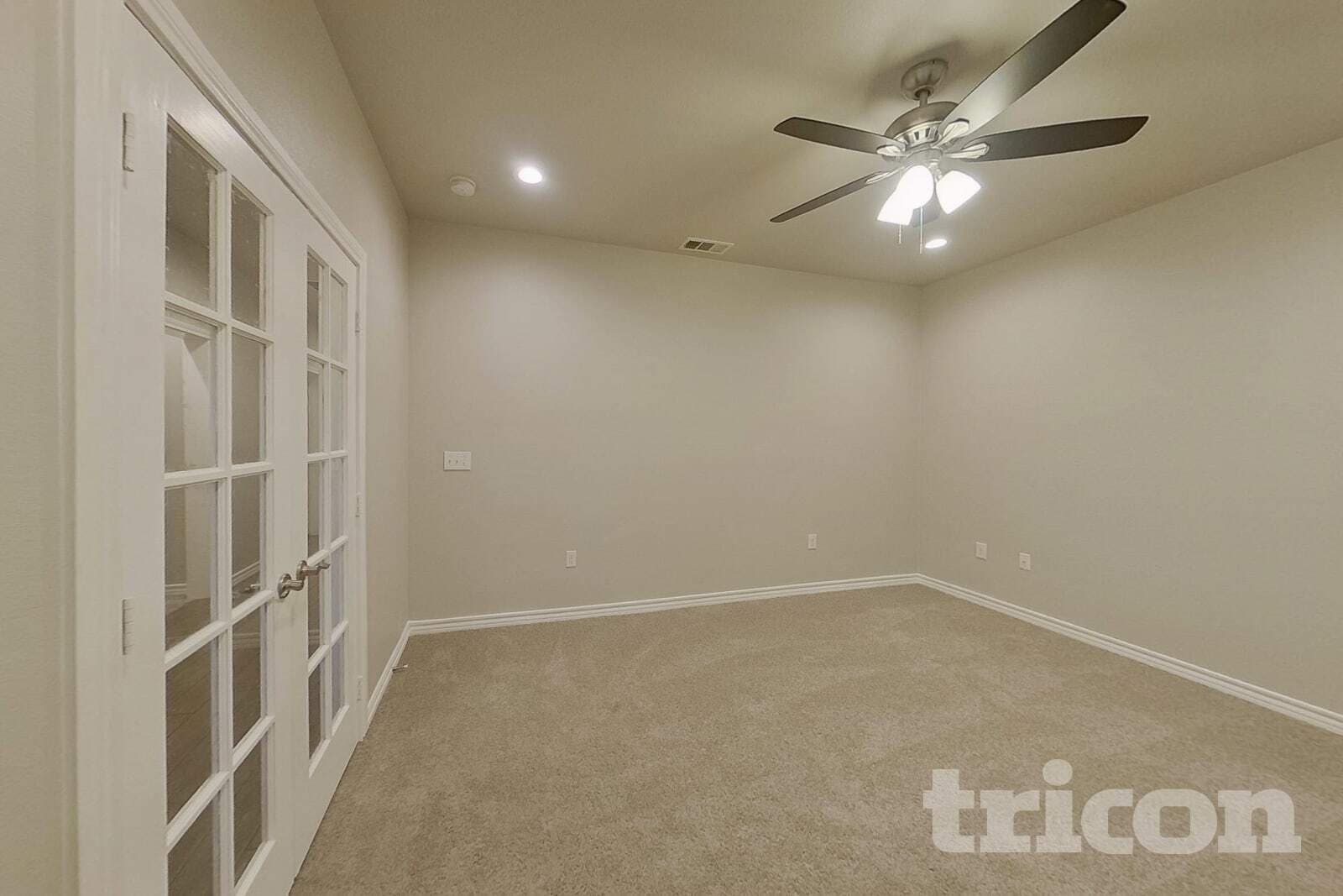 Building Photo - 4825 Freeport Dr