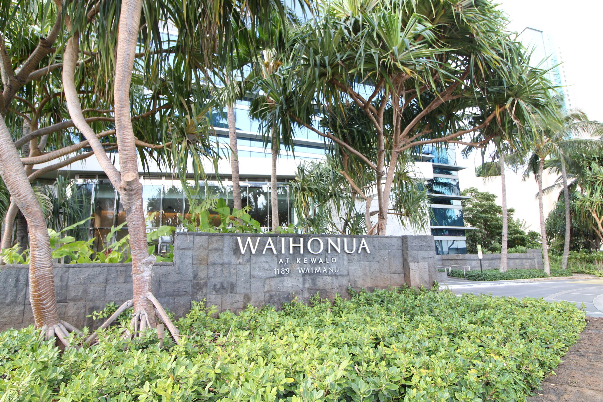 Building Photo - 1189 Waimanu St