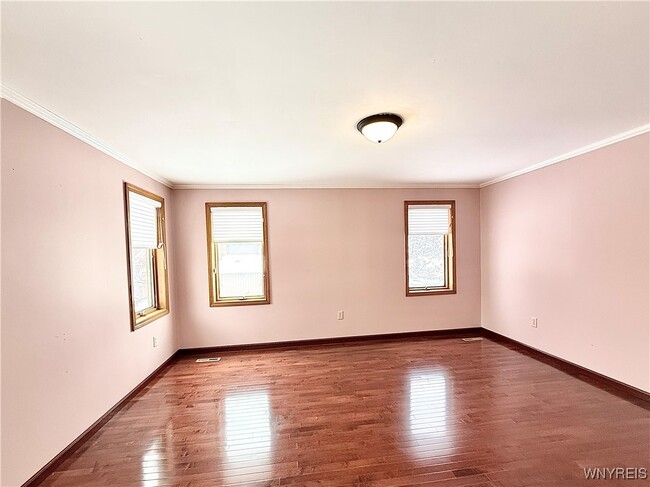 Building Photo - 8 Hummingbird Ln