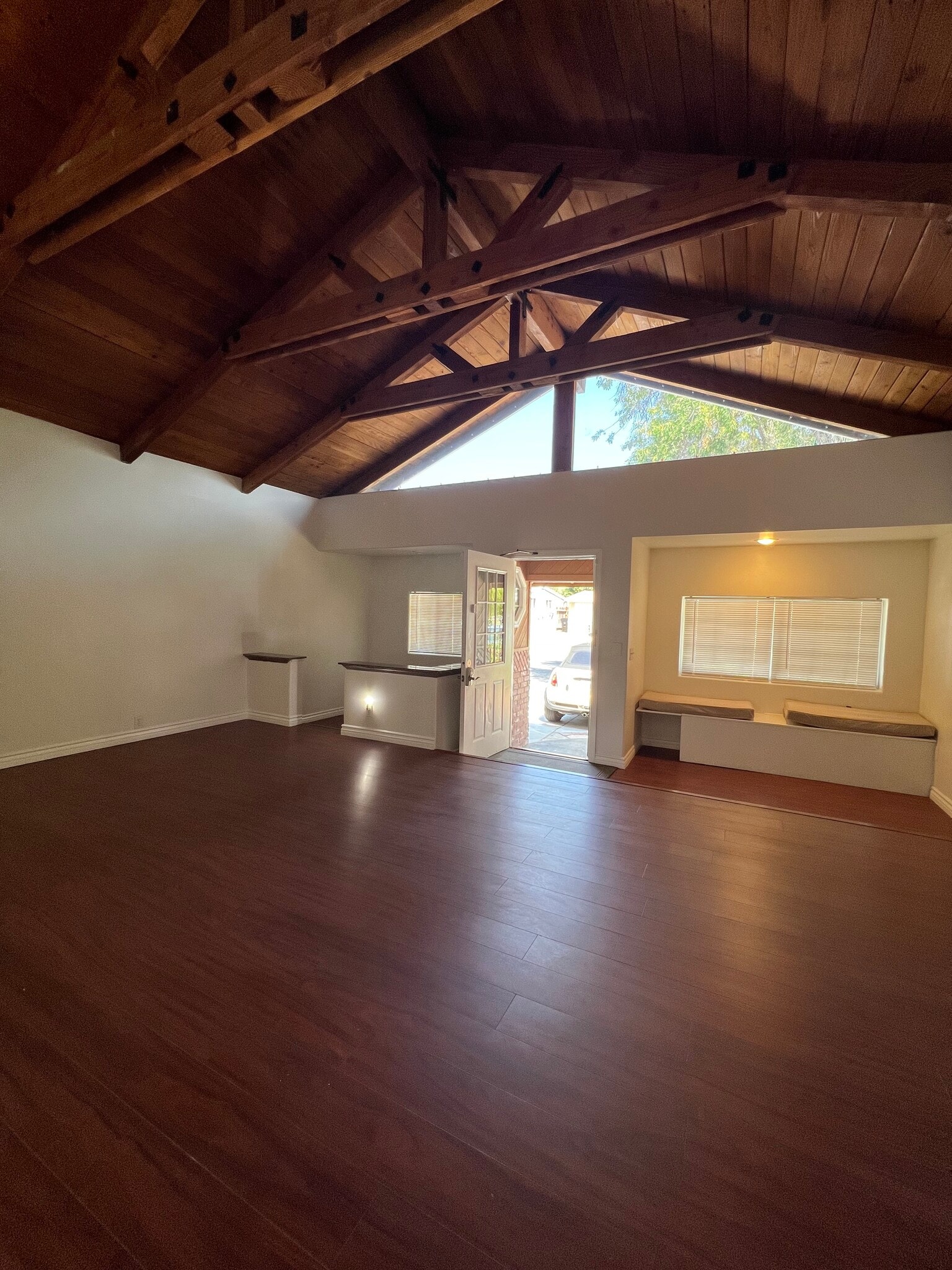 Living room - 8731 Colbath Ave