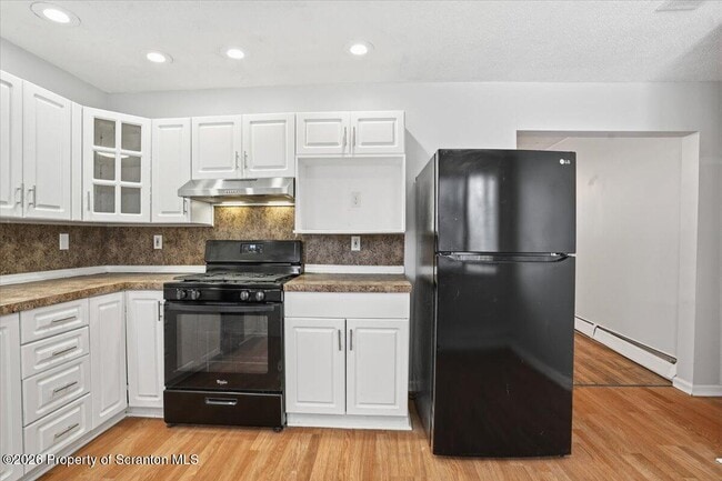 Building Photo - 239 Division St