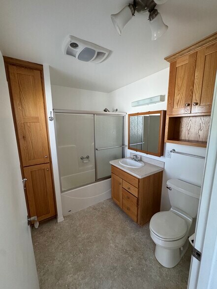 Bathroom 1 - 1811 17th Ave SE