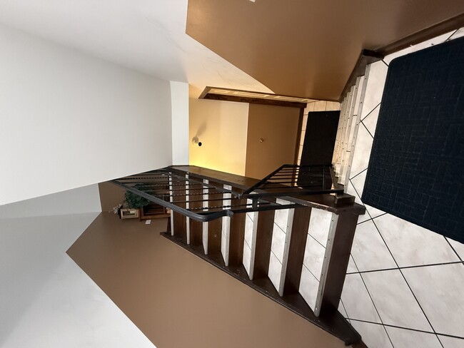 Building Photo - 5140 W 87th St