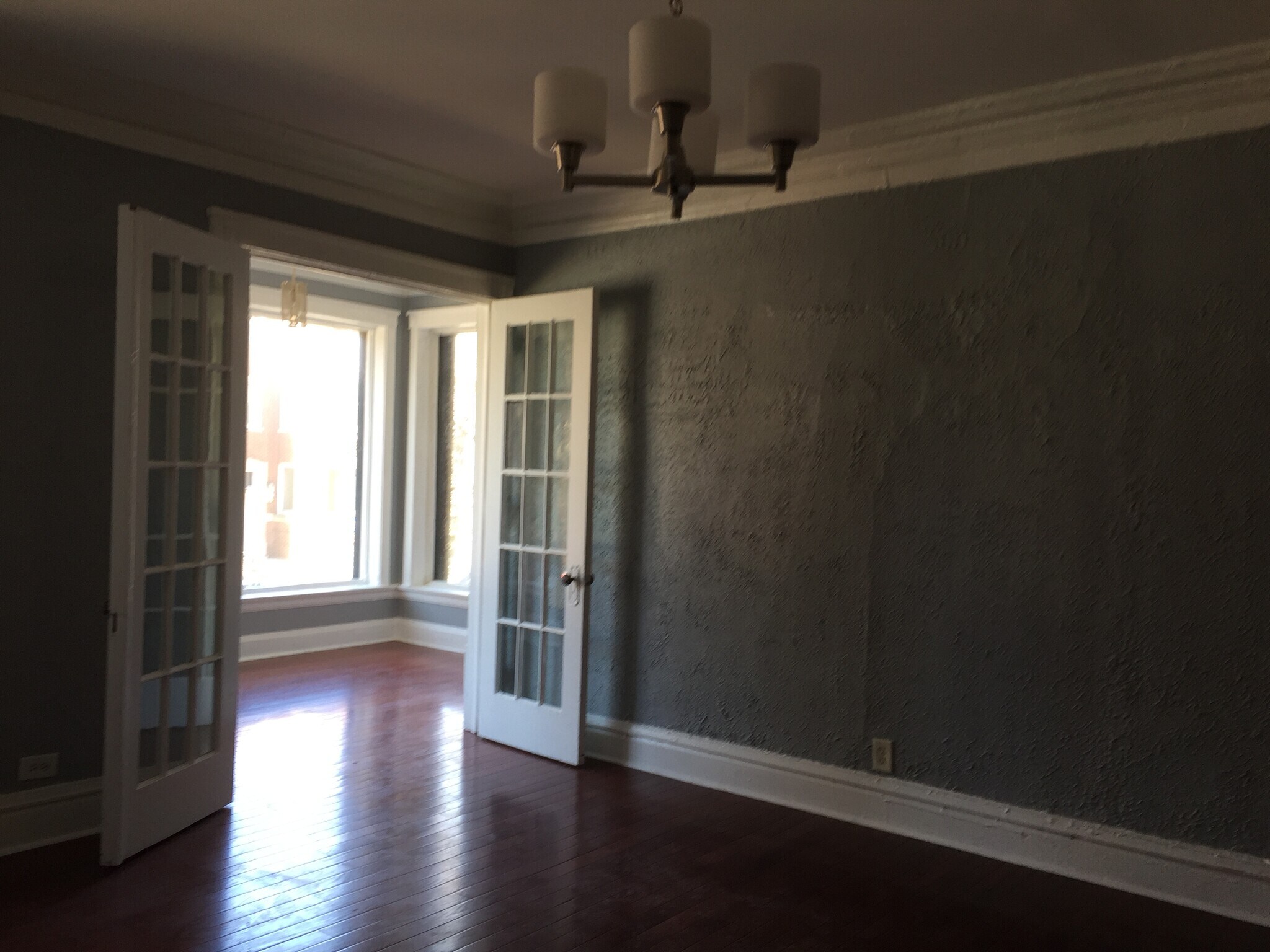 Building Photo - 5131 S Ingleside Ave