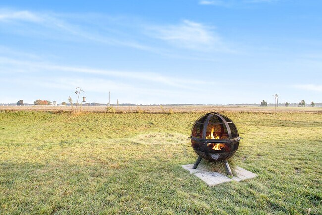 Building Photo - Newer Home for Lease Richland Schools - Available October 21st