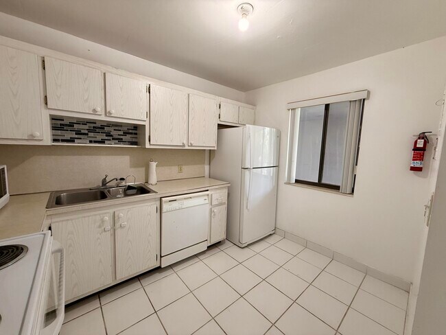 Building Photo - 4387 Trevi Ct