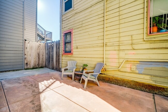 Building Photo - 1106A Shotwell St