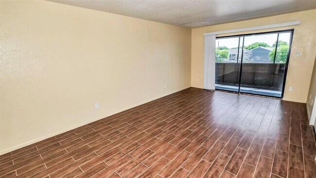 Building Photo - 3035 Walnut Bend Ln