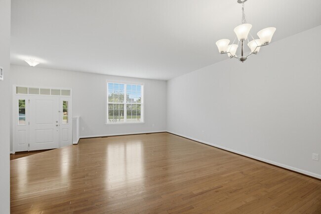 Building Photo - 2780 Ashcombe Dr.