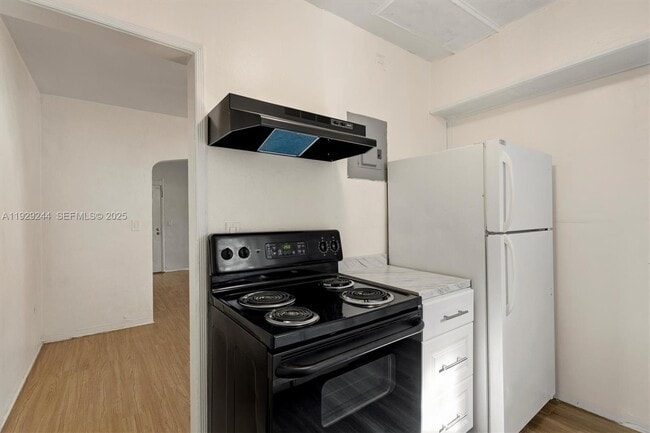 Building Photo - 4410 NE 2nd Ave