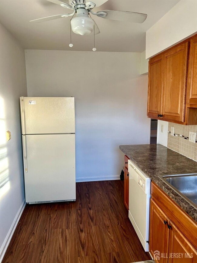 Building Photo - 22 Roselle Ave