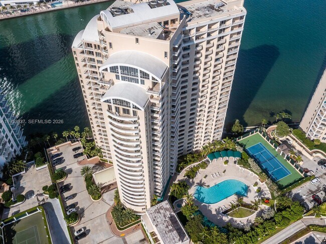 Building Photo - 888 Brickell Key Dr