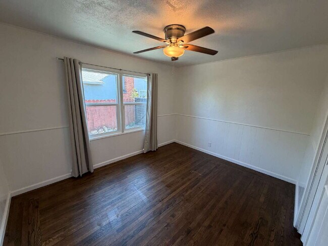 Building Photo - 2261 Hickory Dr