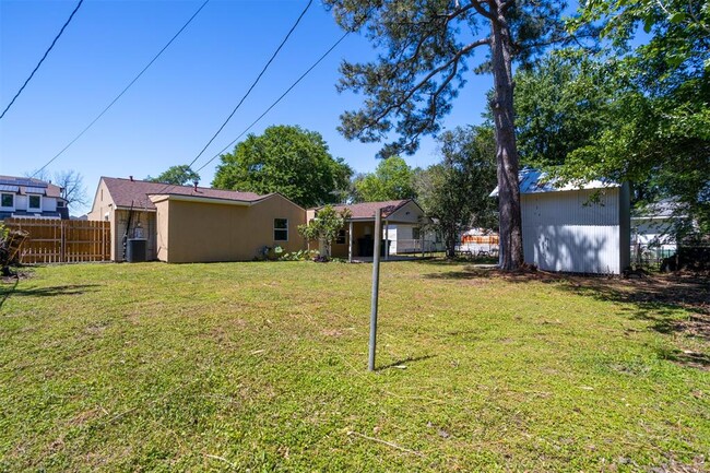 Building Photo - 1306 Zora St