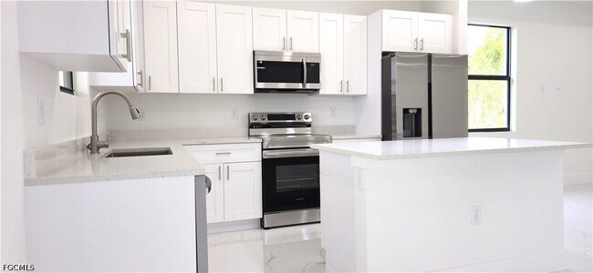 Building Photo - 13480 Drysdale Ave