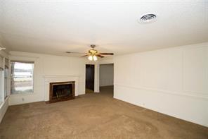 Building Photo - 2047 Fm 2933